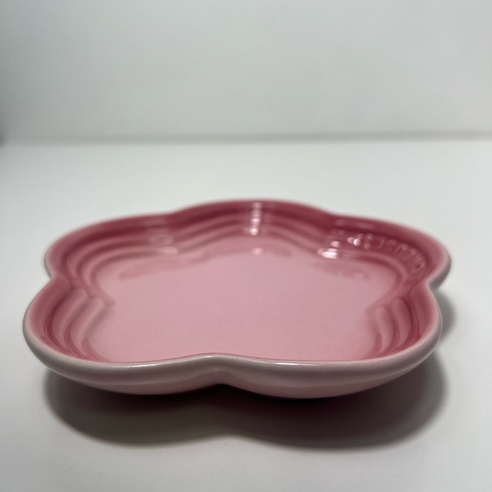 Le Creuset Stoneware Flower Petal Scalloped Trinket Dish Plate Tray - Picture 5 of 12
